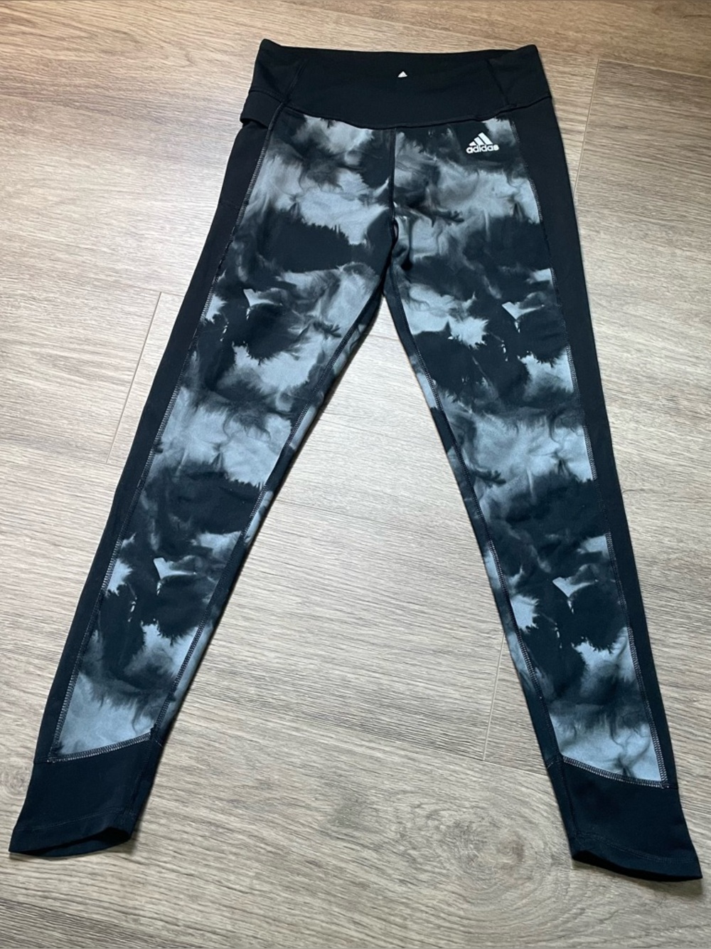 Adidas Black & Gray Athletic Leggings Women’s Small Running Marble Activewear